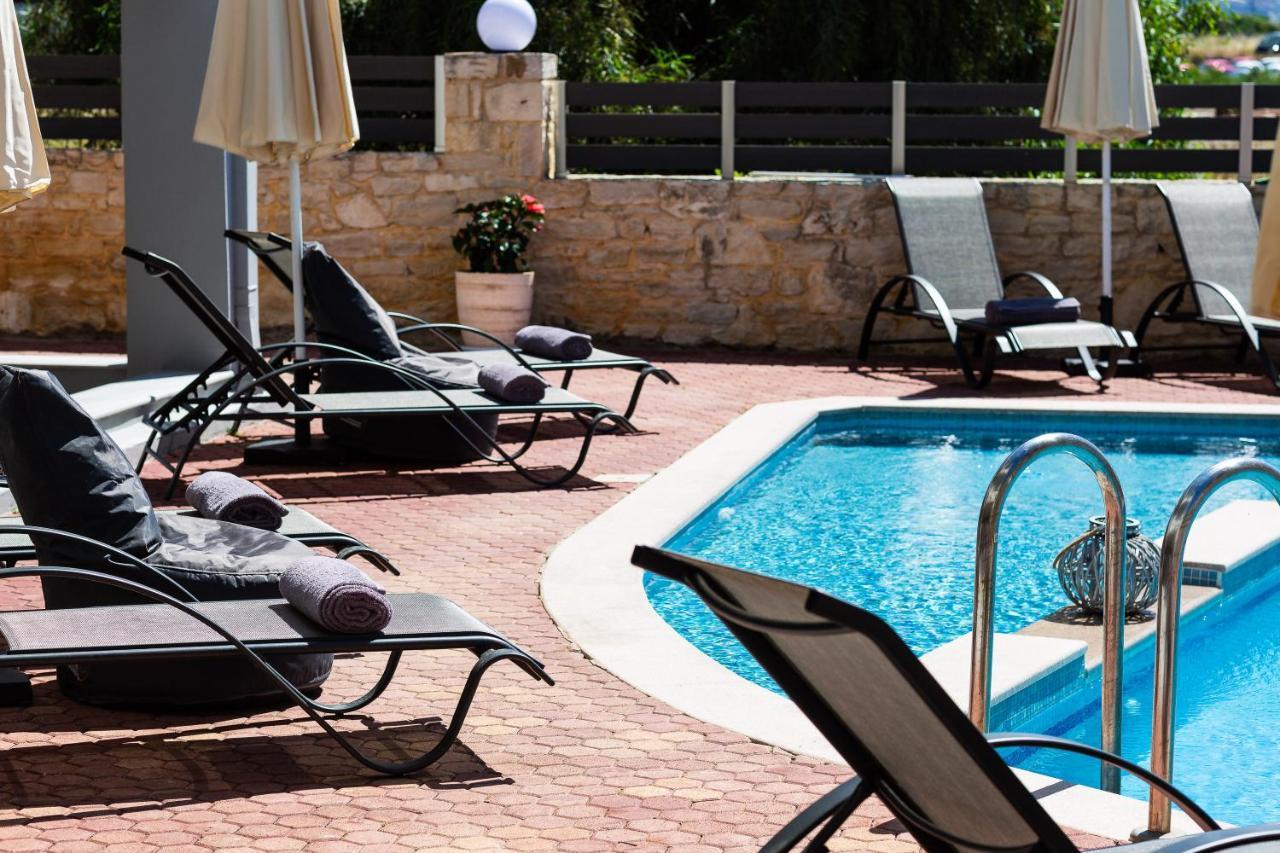 Helena'S Aparthotel , Scaleta Prinos  Exterior photo
